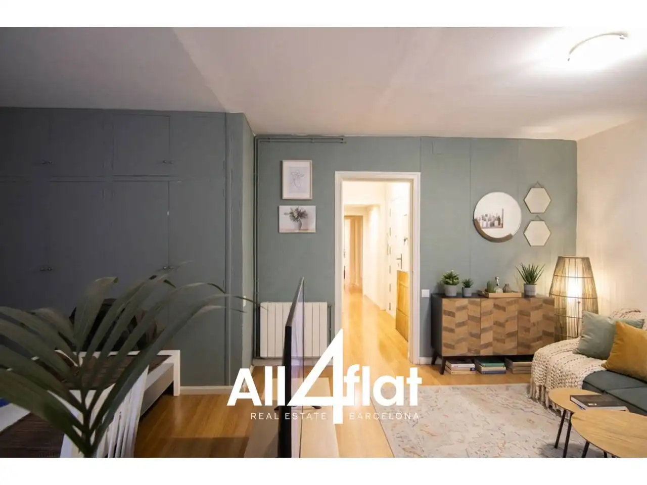 Bedroom of Apartments for sale in Barcelona  with Heating, Furnished and Balcony