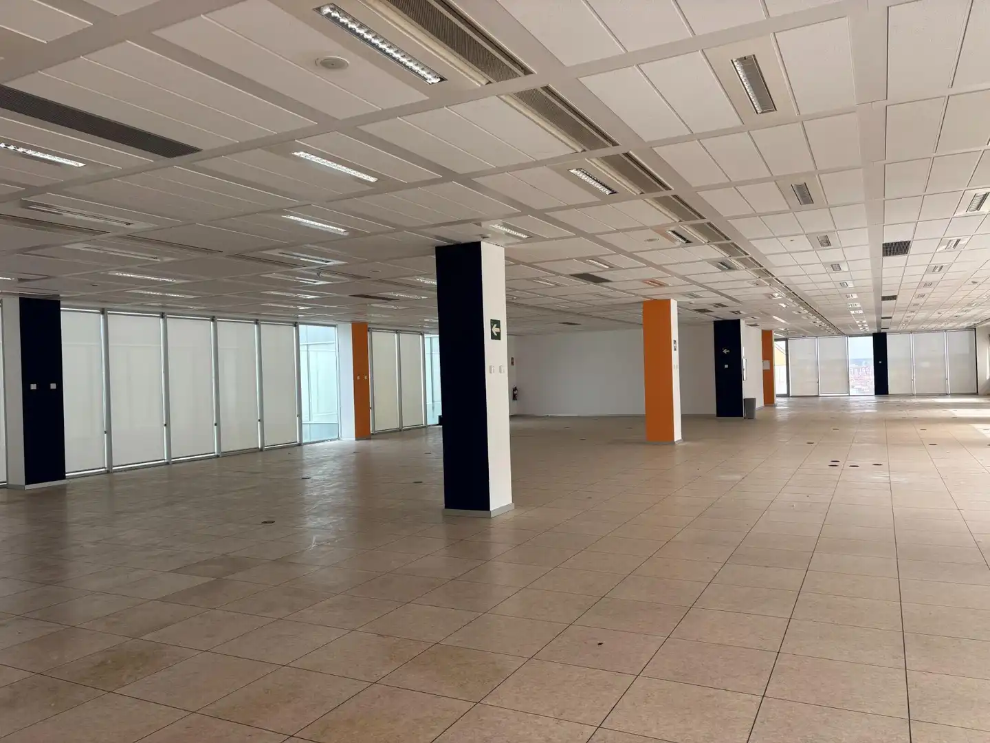 Immobles singulars amb ascensor en venda a Avenida Avenida Ramón y Cajal, imagen 55