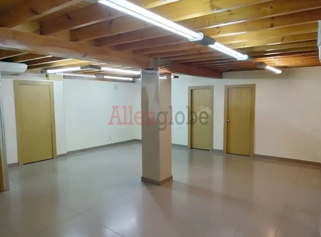 Business premises for sale in Calle Infiesto, imagen 6