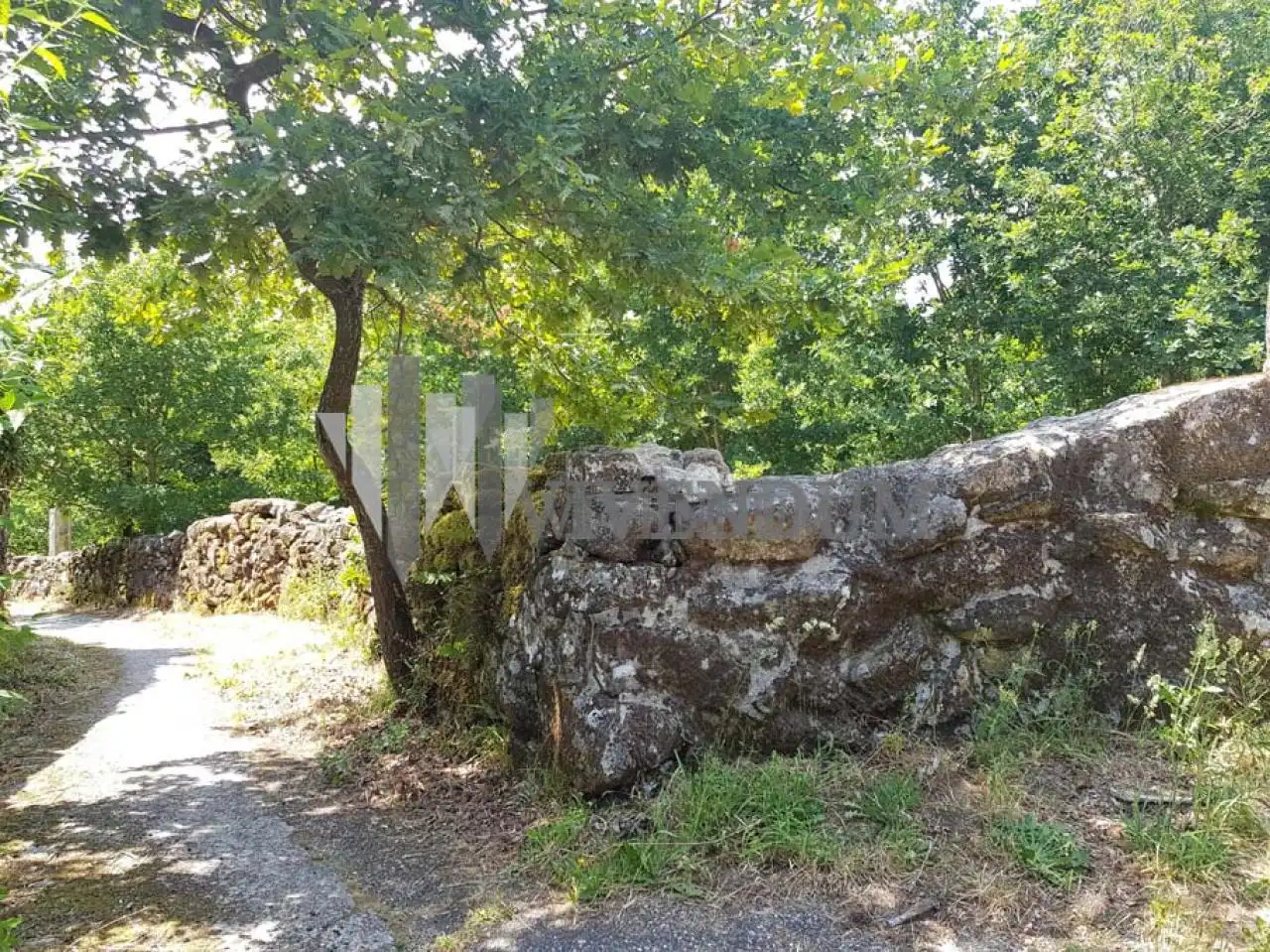 Residential for sale in A Lama  