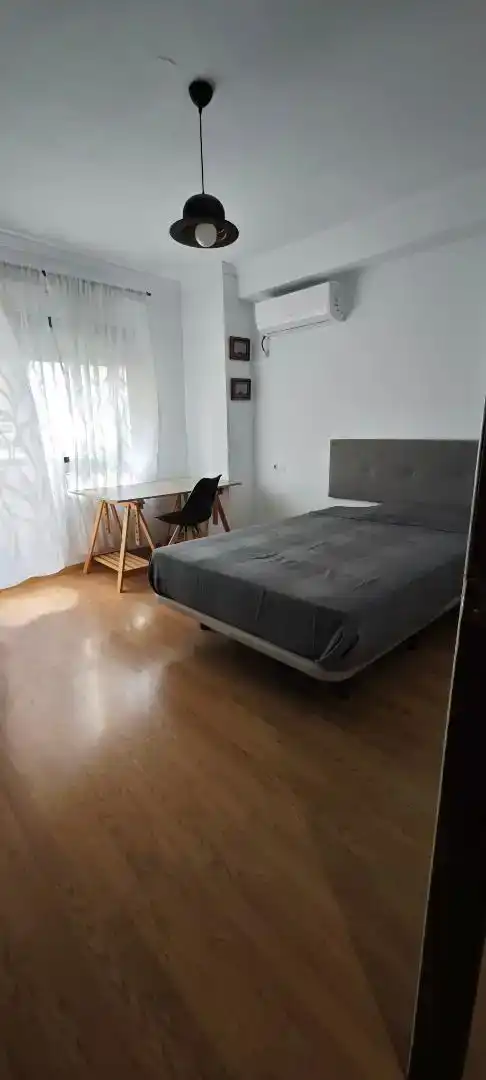Habitación de Piso para compartir en Córdoba con Aire acondicionado, Parquet y Amueblado