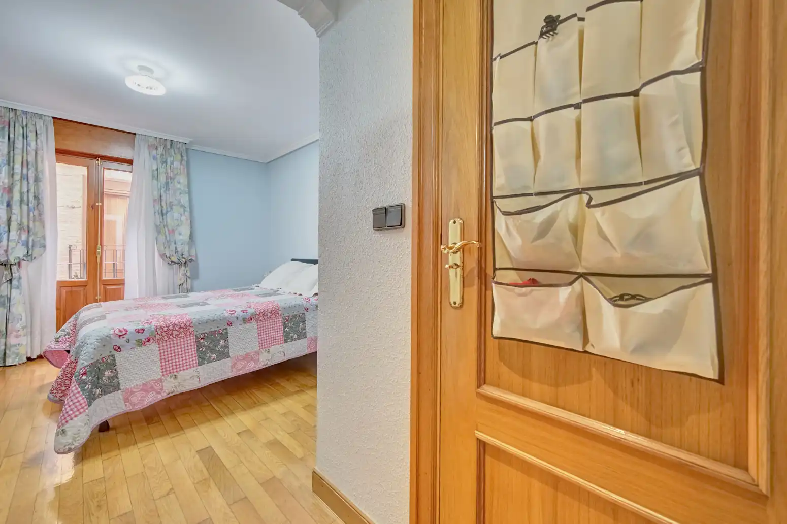 Bedroom of Flat for sale in Puente la Reina / Gares  with Heating, Parquet flooring and Terrace
