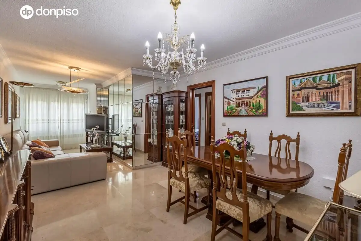 Dining room of Flat for sale in Granada