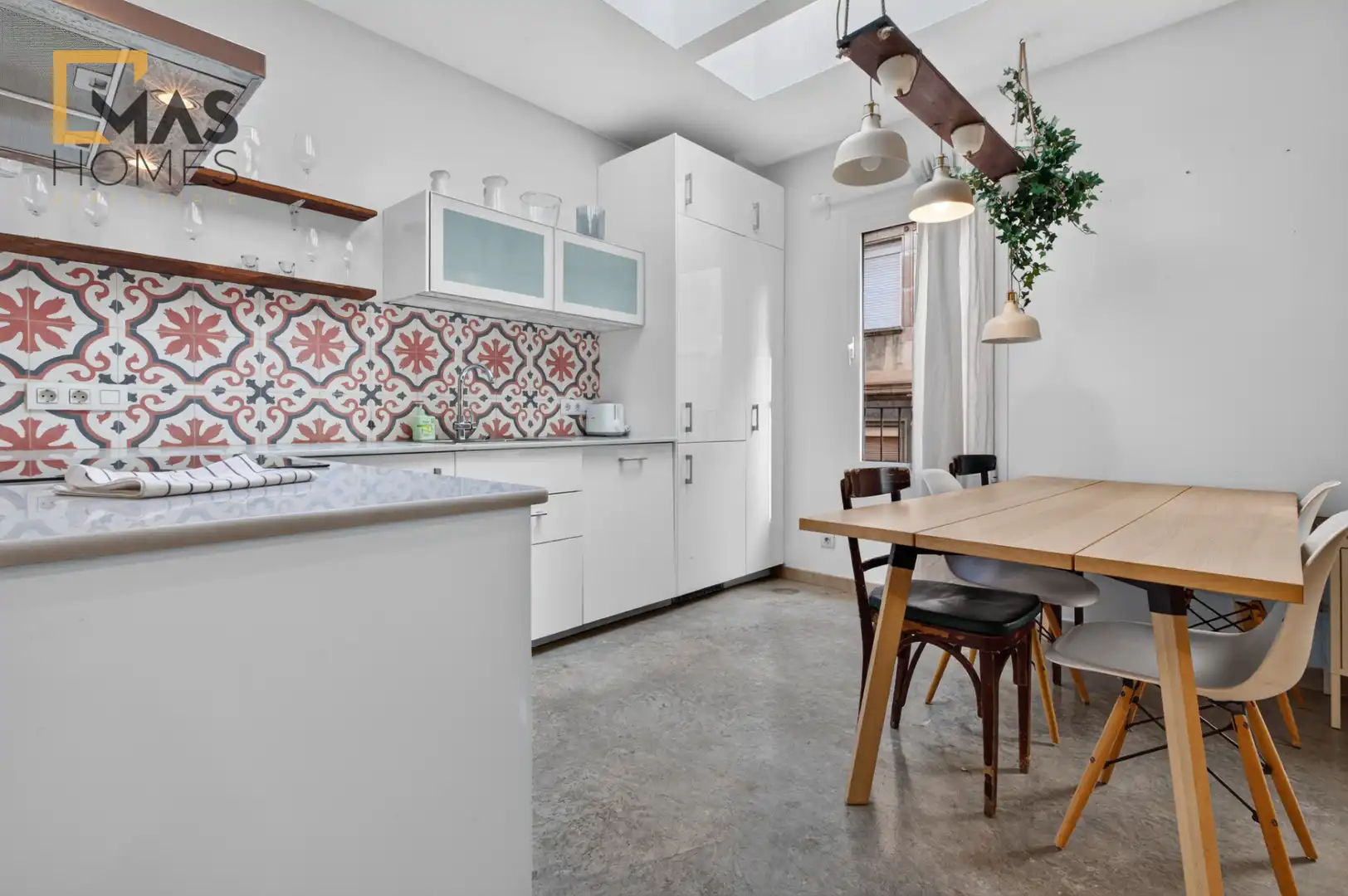 Kitchen of Buildings for sale in Ciutat Vella