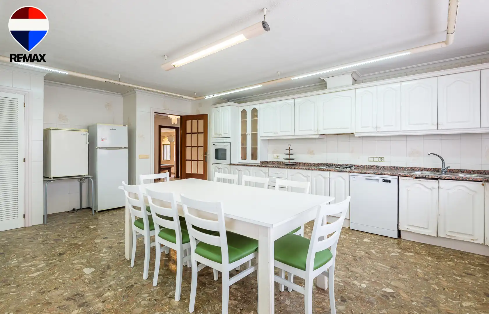 Cuina de Casa o xalet en venda en Sant Joan d'Alacant amb Aire condicionat, Jardí privat i Terrassa