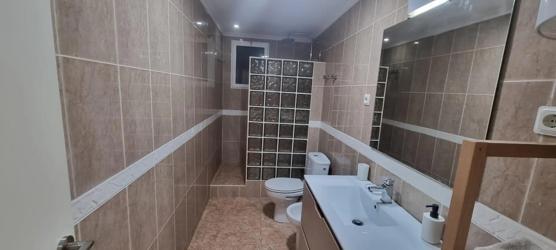 Baño de Piso en venta en Cullera con Aire acondicionado, Calefacción y Amueblado