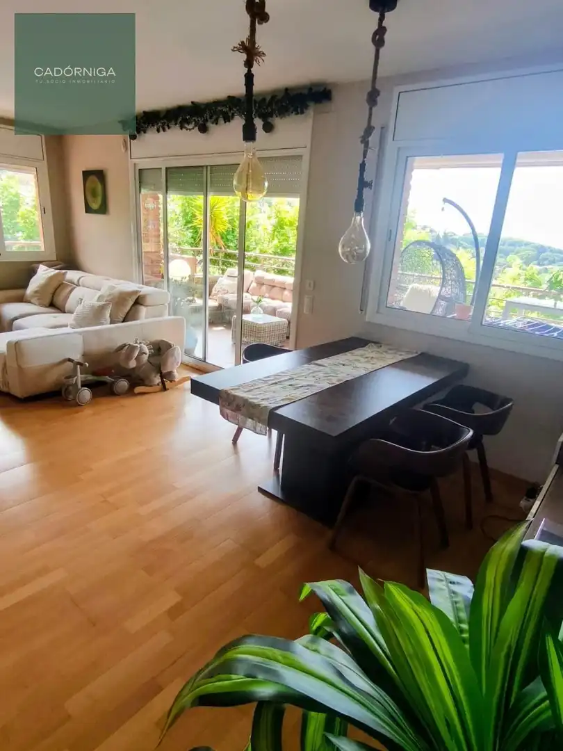 Esszimmer von Wohnung zur Miete in Tiana mit Heizung, Terrasse und Abstellraum