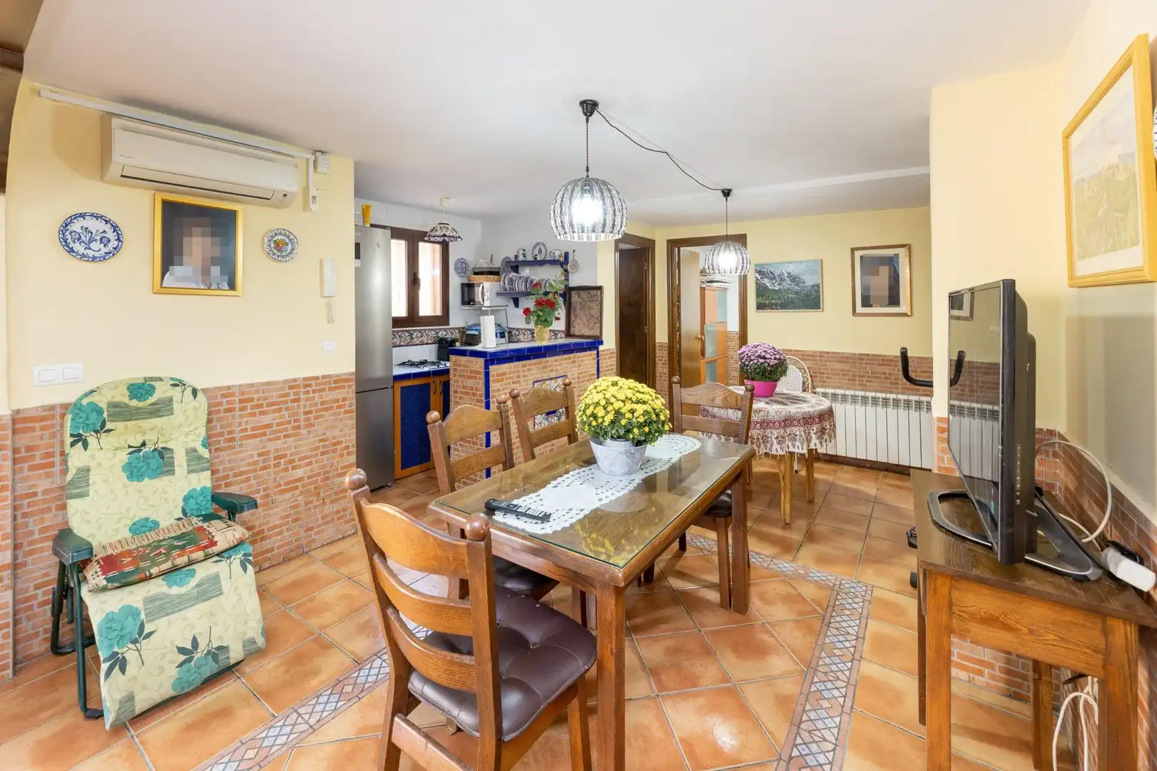 Menjador de Casa adosada en venda en Peligros amb Aire condicionat, Jardí privat i Terrassa