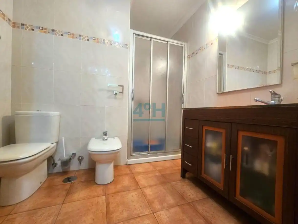 Badezimmer von Erdgeschoss zum Verkauf in Barbadás mit Heizung