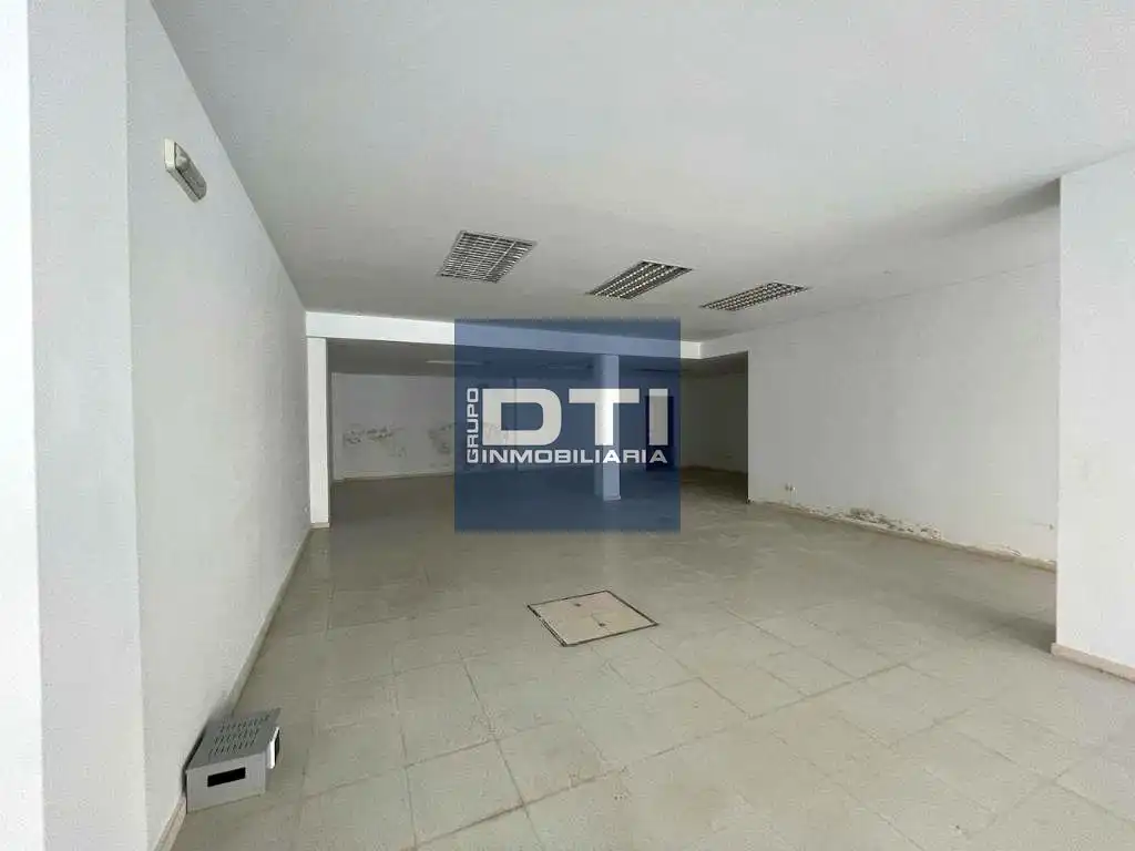 Local comercial en venta en Avenida Primero de Mayo, imagen 6