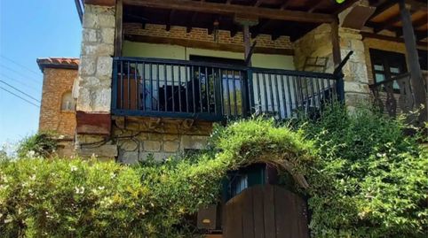 Foto 3 de Casa adosada en venda a Riotuerto, Cantabria