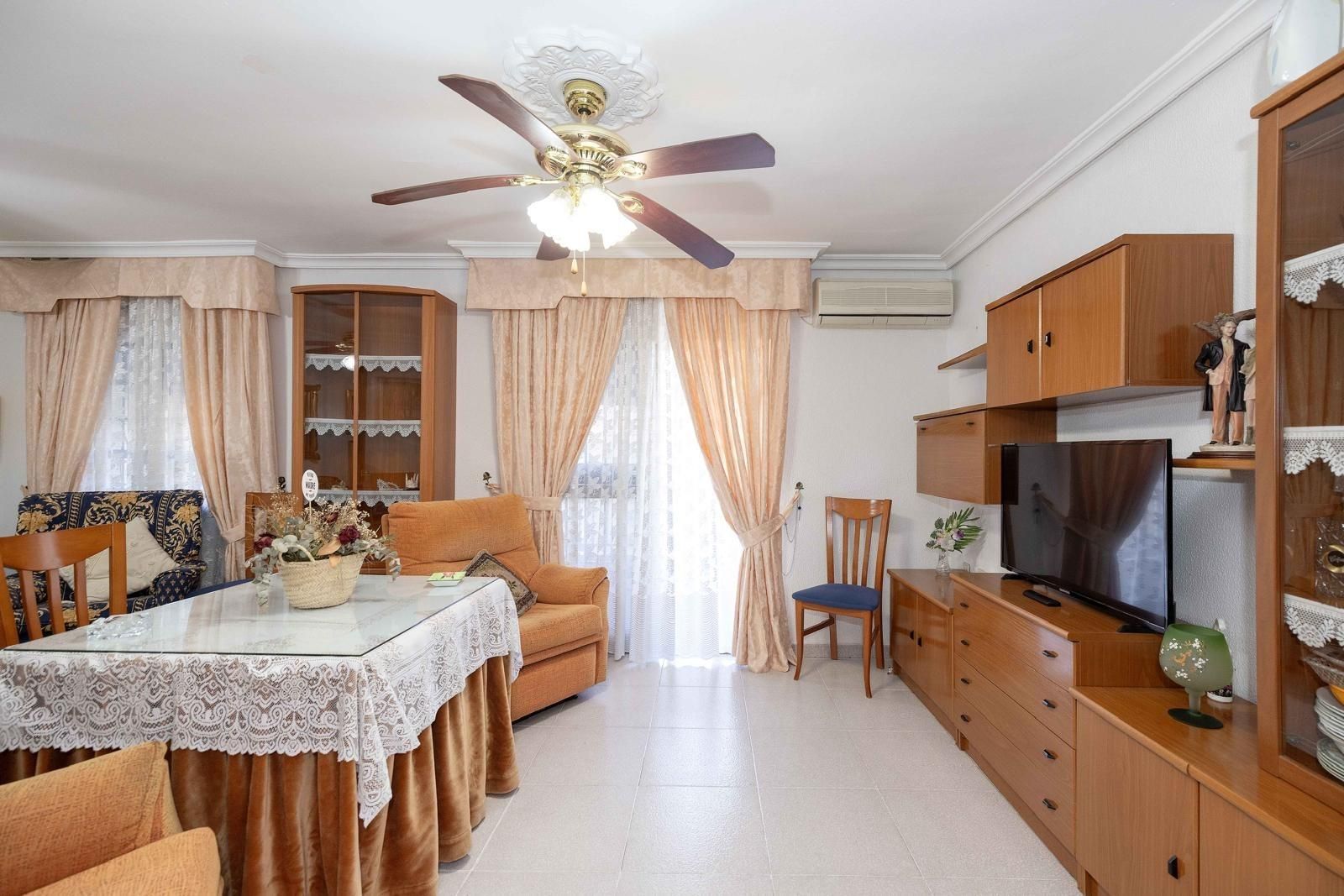 Bedroom of Flat for sale in  Sevilla Capital  with Air Conditioner, Terrace and Balcony