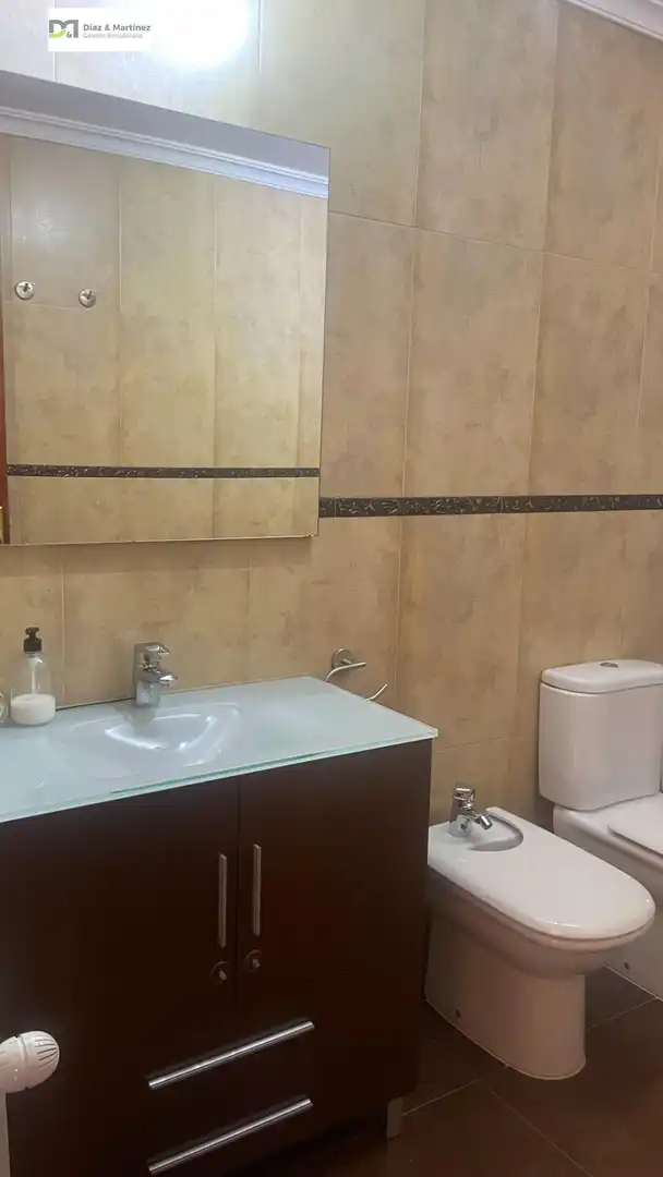 Baño de Piso en venta en Oviedo  con Calefacción, Parquet y Trastero