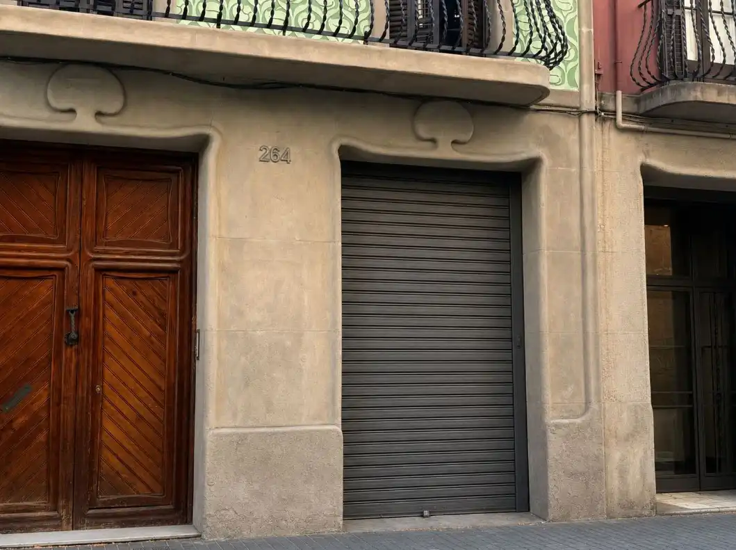 Vista exterior de Local de lloguer en Barcelona