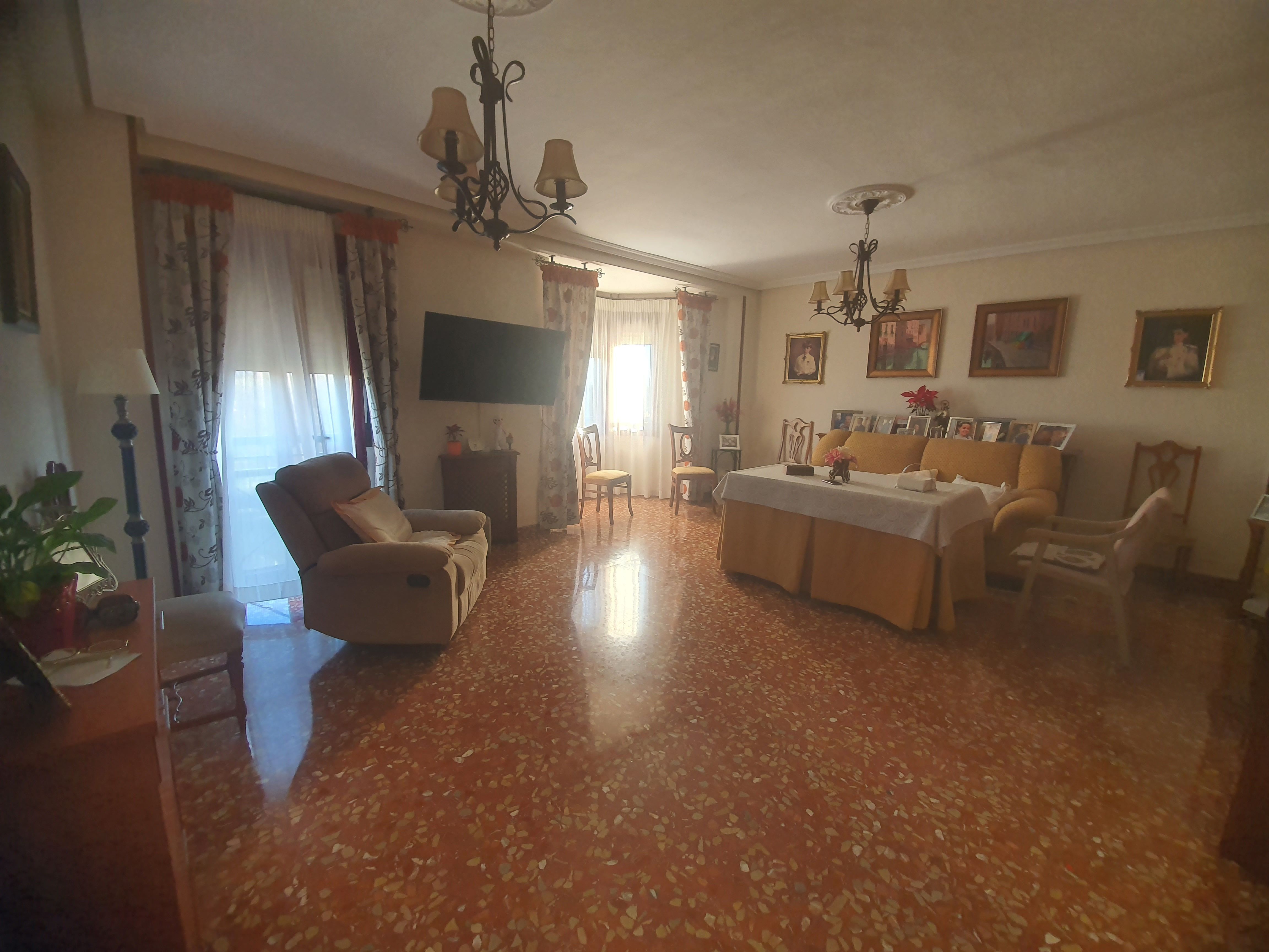 Sala d'estar de Pis en venda en Úbeda amb Aire condicionat