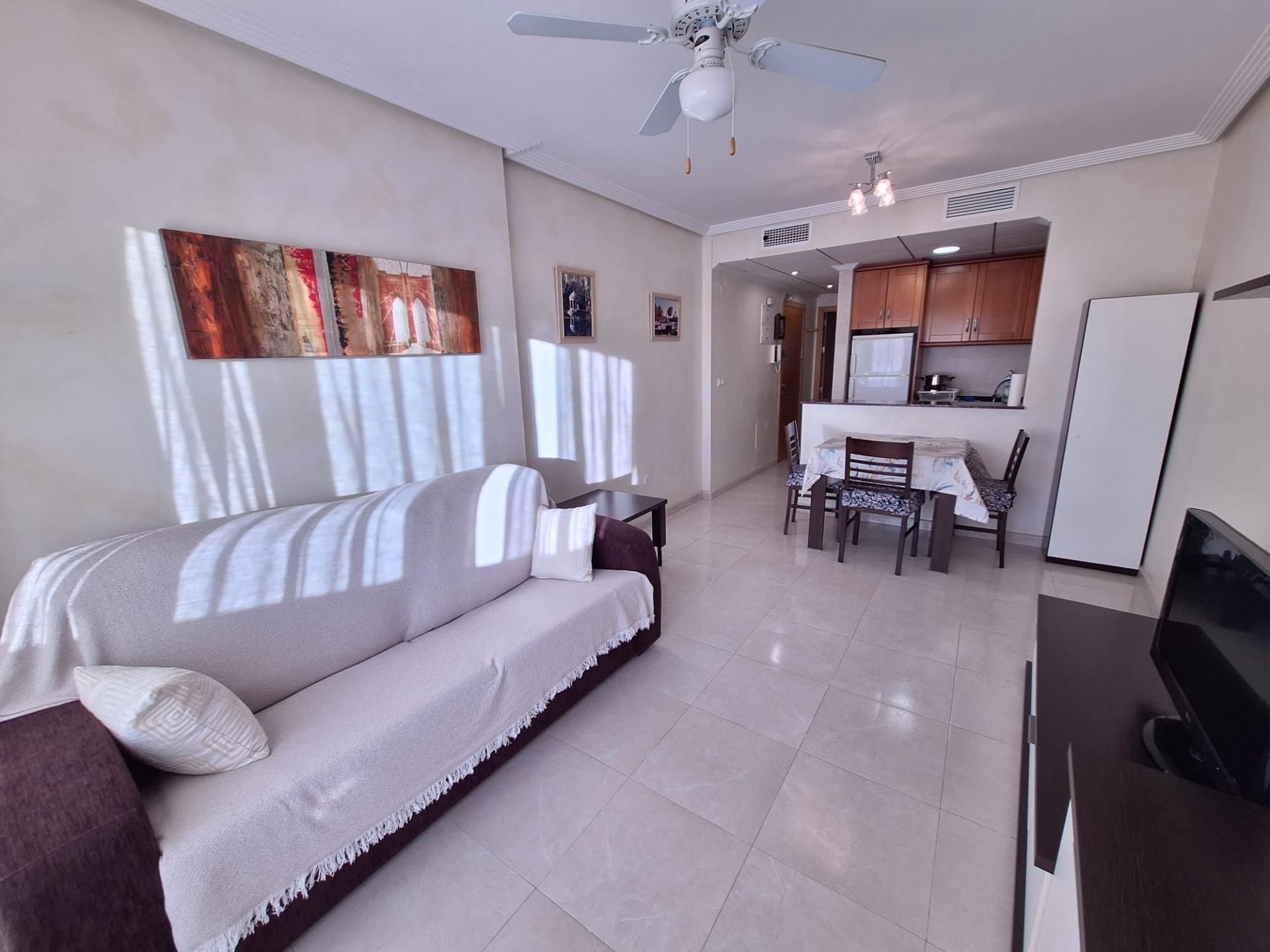 Sala d'estar de Apartament de lloguer en Torrevieja amb Terrassa