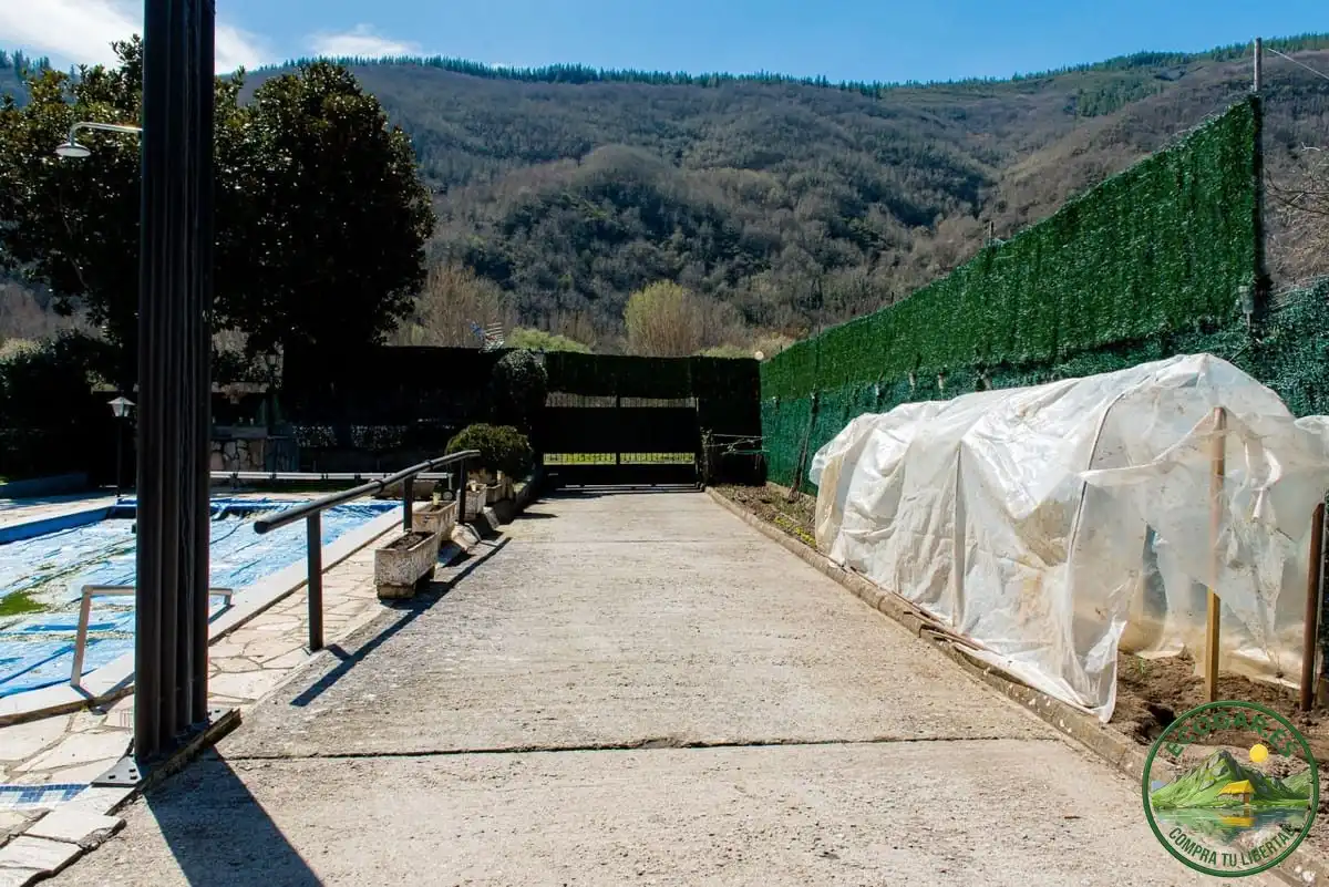 Piscina de Casa o chalet en venta en Trabadelo con Calefacción y Amueblado