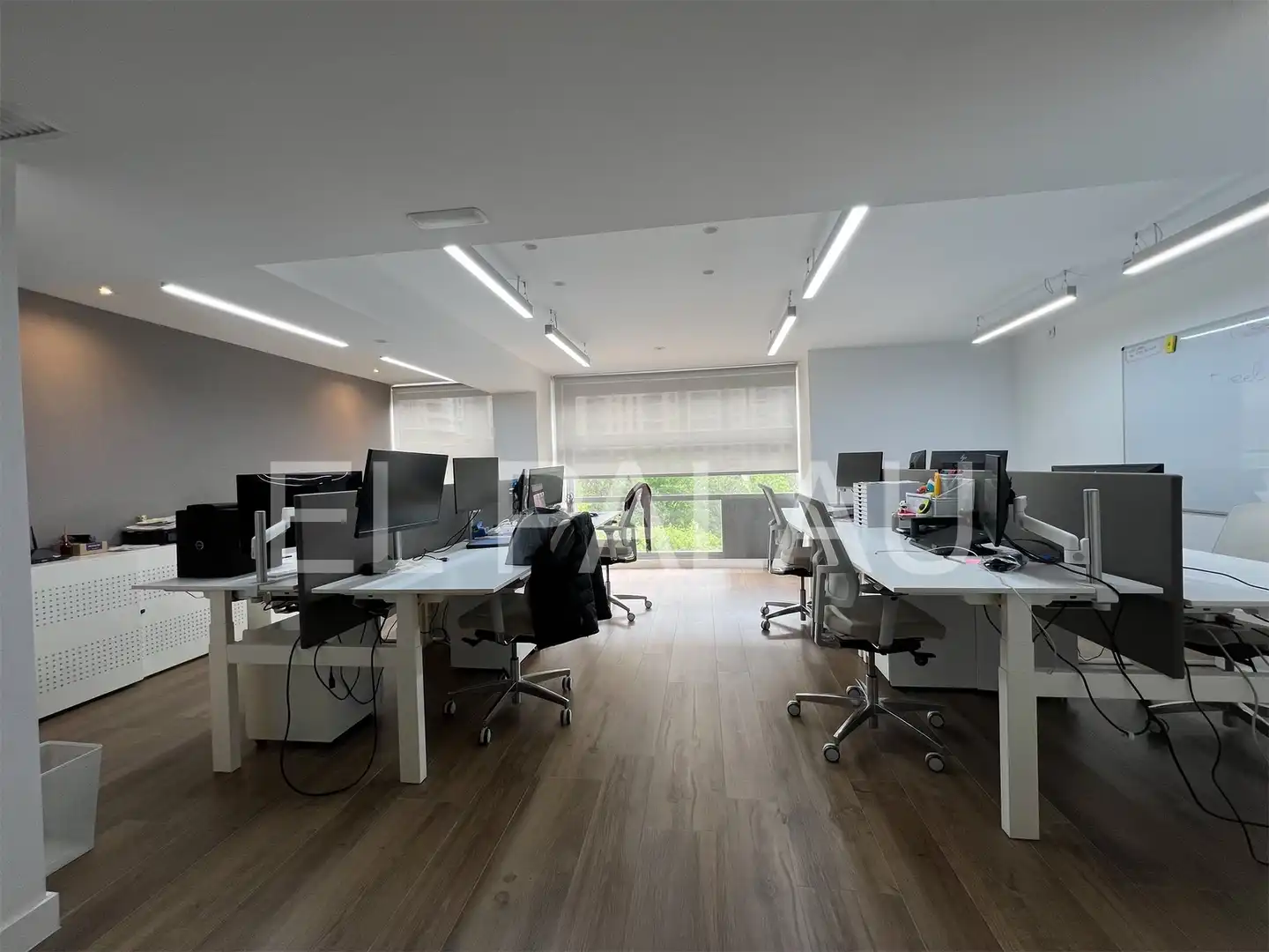 Office for rent in Valencia  with Air Conditioner