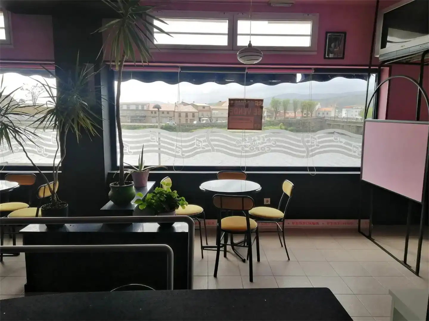 Commercial properties for rent in Pontecesures