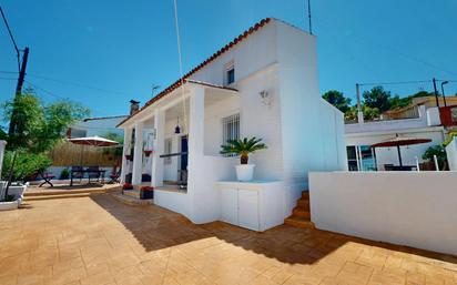 Vista exterior de Casa o xalet en venda en Torrent amb Aire condicionat, Calefacció i Jardí privat