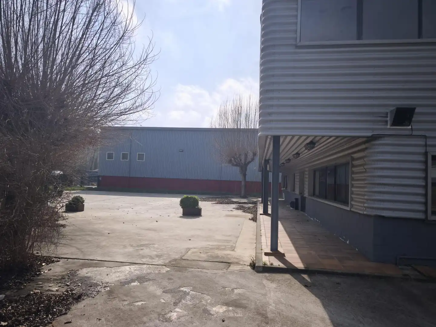 Exterior view of Industrial buildings for rent in Vallgorguina