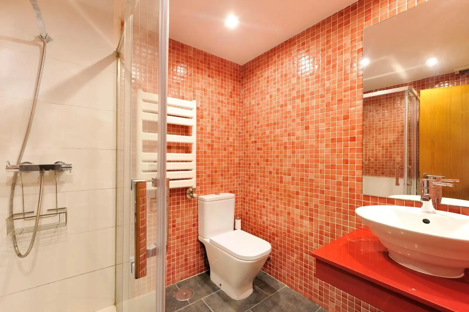 Badezimmer von Wohnung zum Verkauf in Vigo  mit Heizung und Terrasse