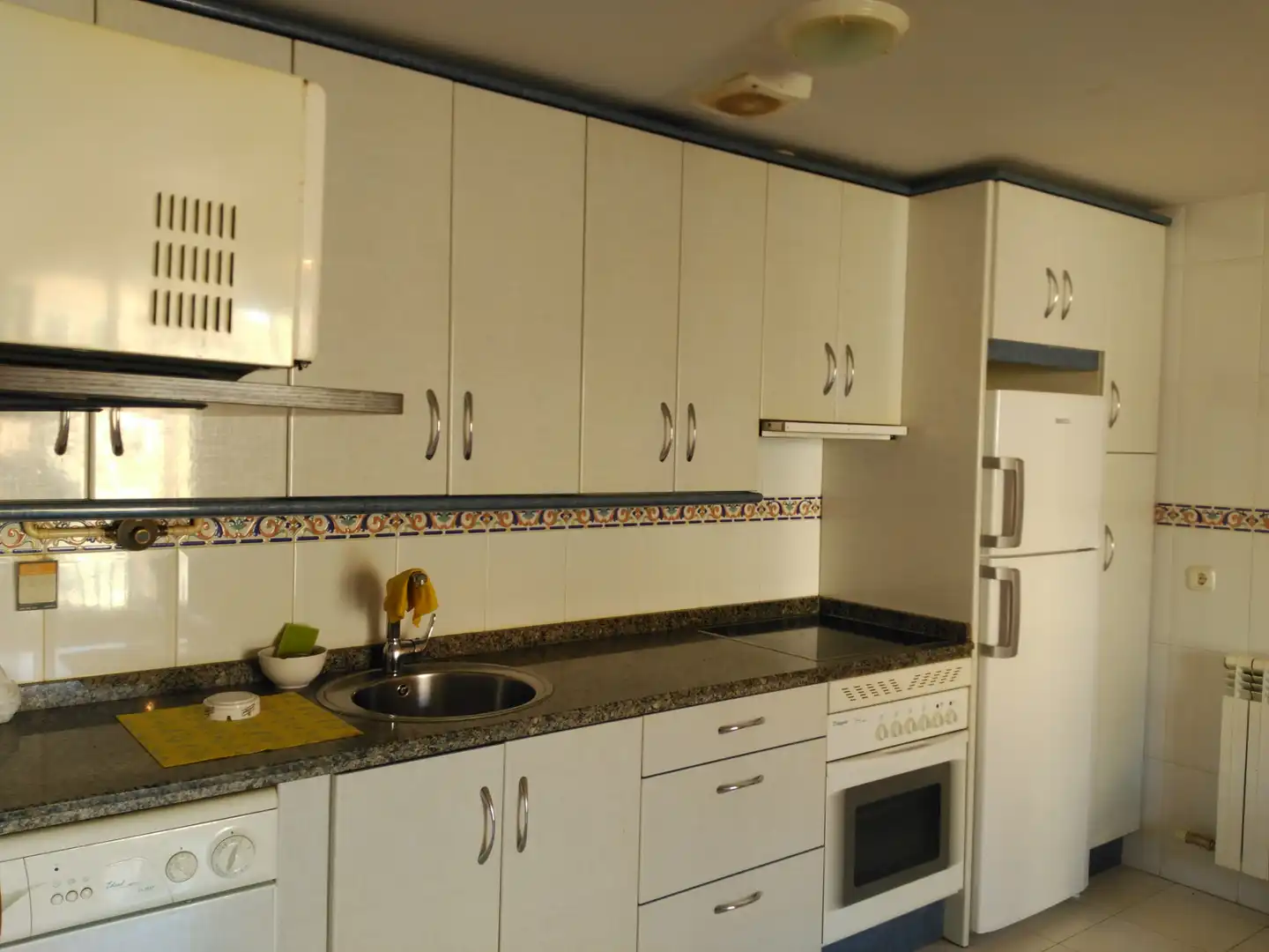 Cuina de Apartament en venda en Castellanos de Moriscos amb Calefacció, Traster i Moblat