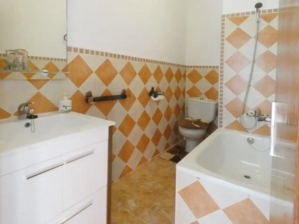 Casa adosada en venta en Camporrobles
