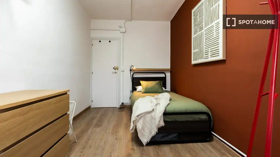 Schlafzimmer von Wohnung zur untervermieten in Sabadell mit Klimaanlage, Heizung und Möbliert