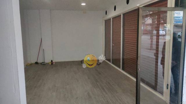 Local comercial en Alquiler en Avenida l'eramprunya, 68 en Can Tintorer - Can Tries