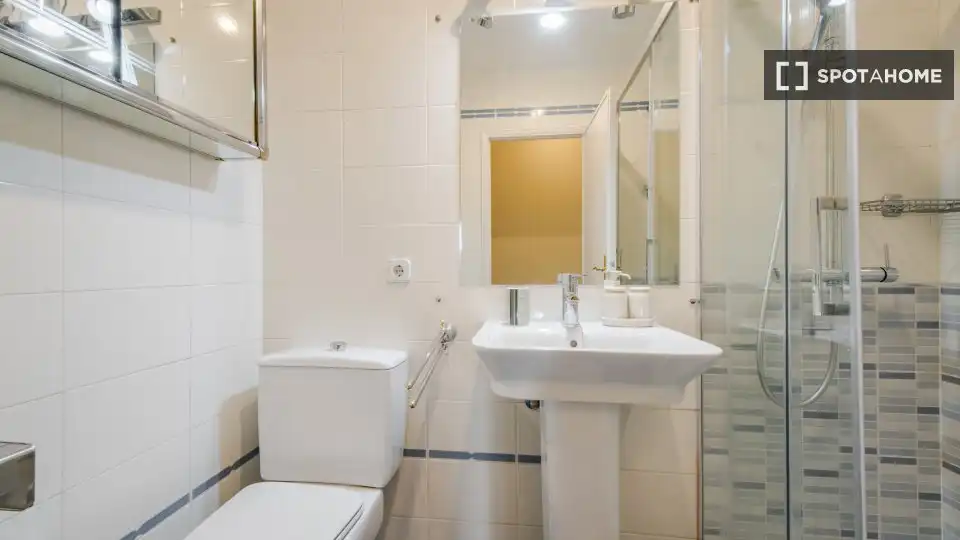 Room in Hispanoamérica - Bernabéu