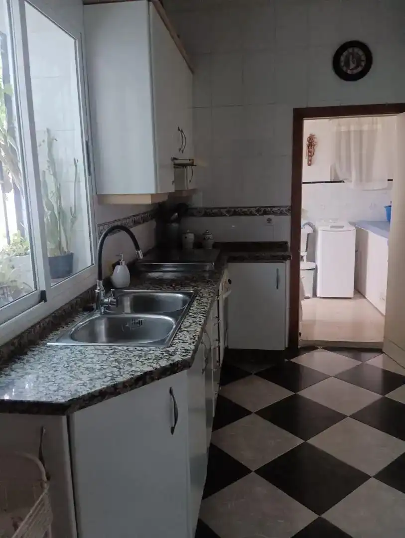 Cuina de Casa adosada en venda en Montilla amb Aire condicionat, Traster i Piscina