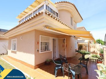 Xalet amb piscina en venda a Los Balcones - Los Altos