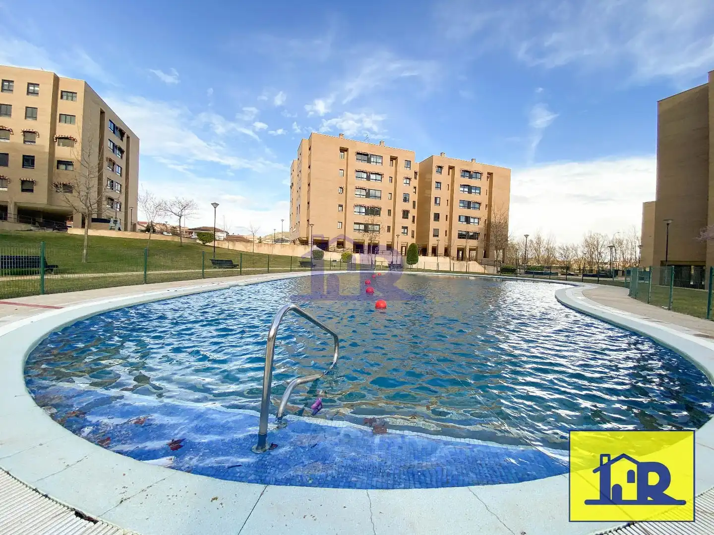 Piscina de Pis en venda en Cuenca amb Calefacció, Terrassa i Traster