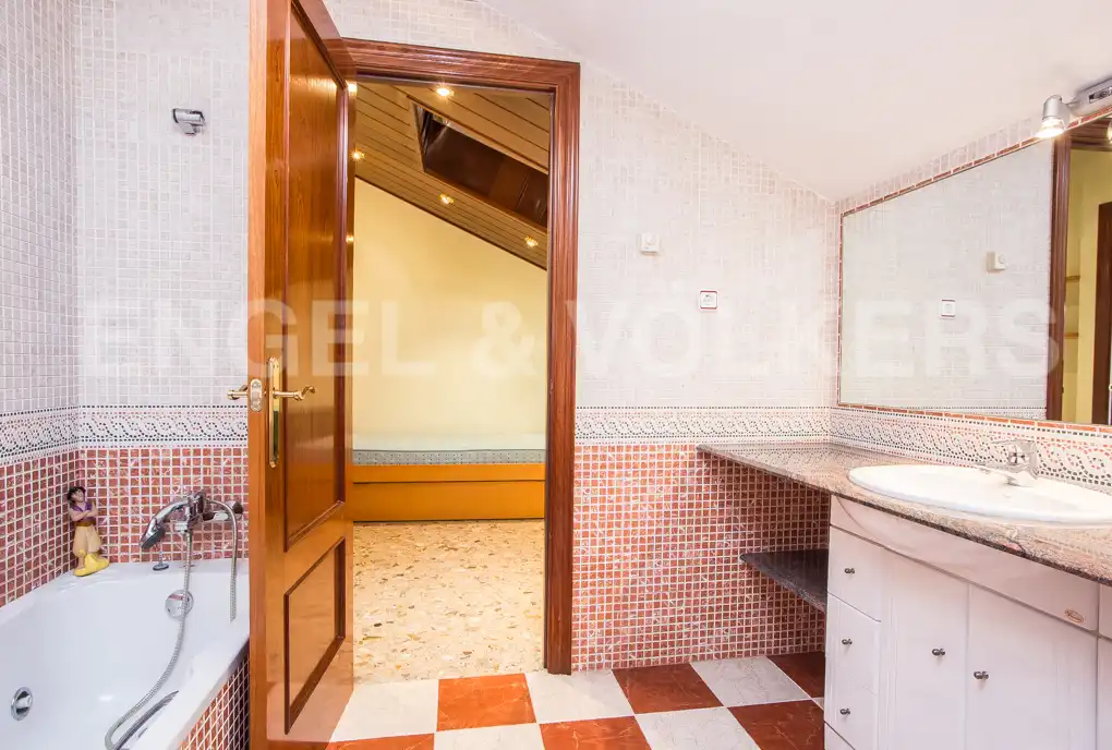Bathroom of Attic for sale in Manresa  with Air Conditioner, Heating and Terrace