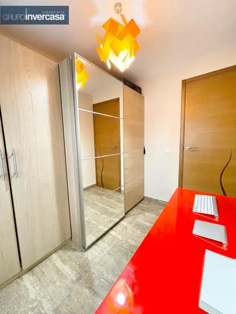 Wohnung zur Miete in Manises mit Klimaanlage, Heizung und Möbliert