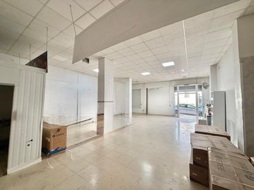 Locale commerciale in vendita a Calle Maestro Antonio Marquez
