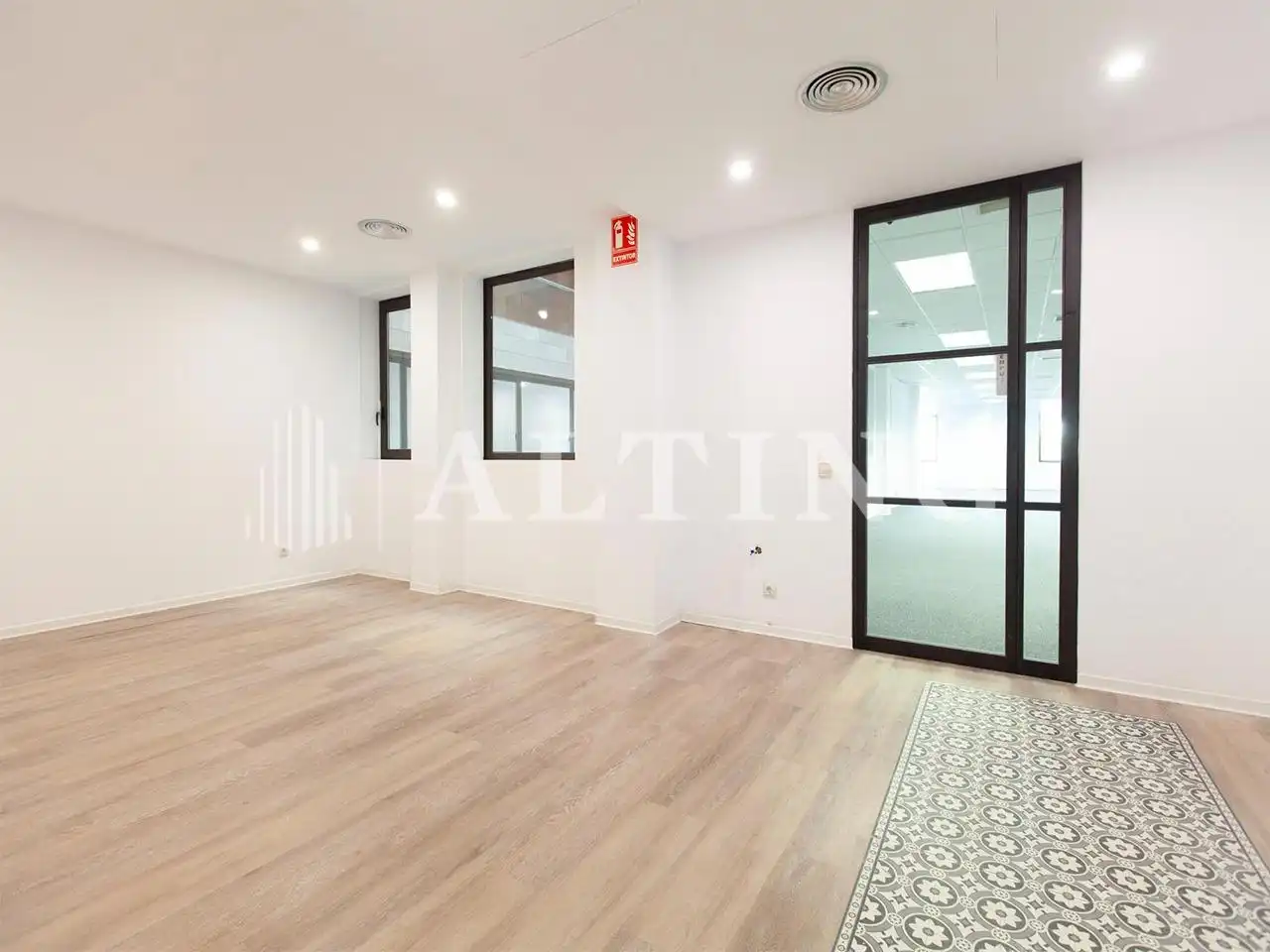 Office space with lift to rent in Catalunya, imagen 7