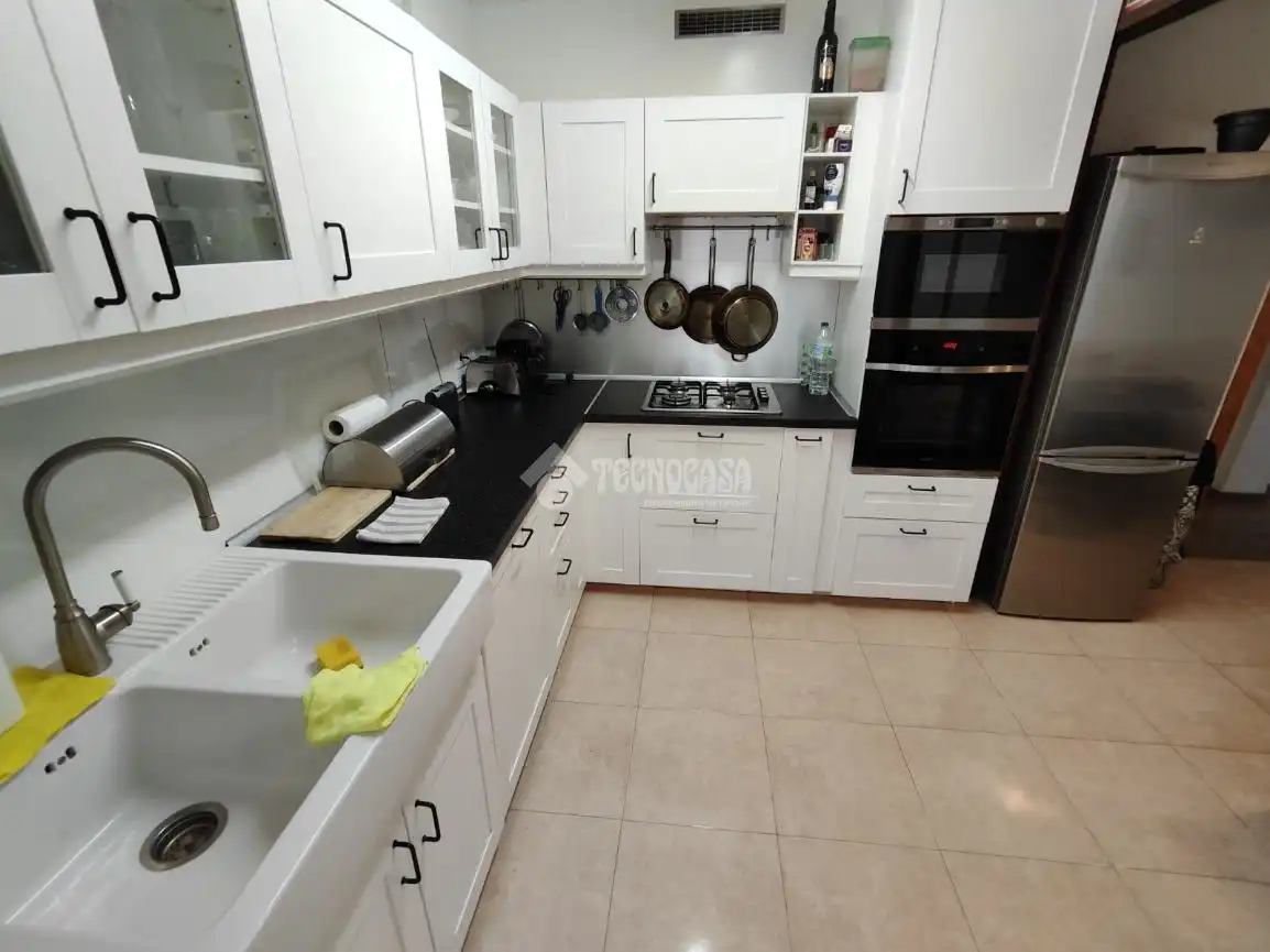 Kitchen of Flat for sale in Valencia  with Parquet flooring and Terrace