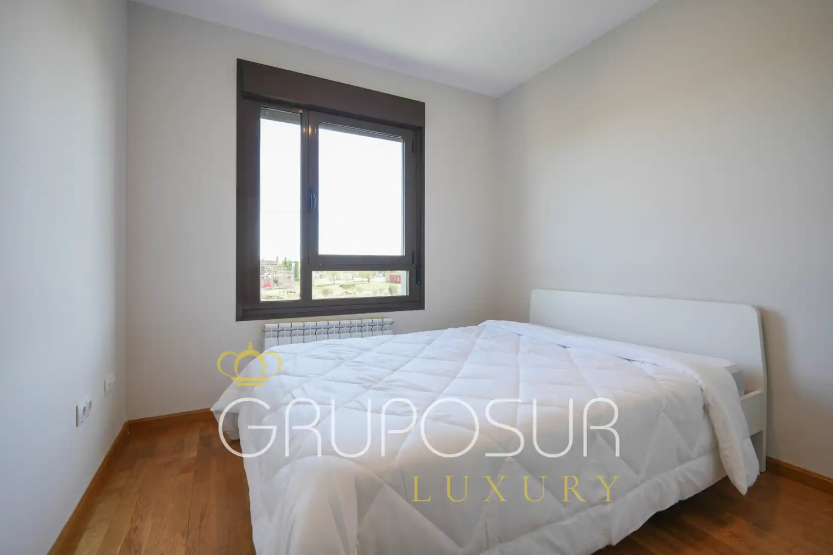 Schlafzimmer von Einfamilien-Reihenhaus zum Verkauf in Aldeamayor de San Martín mit Heizung, Privatgarten und Parkett