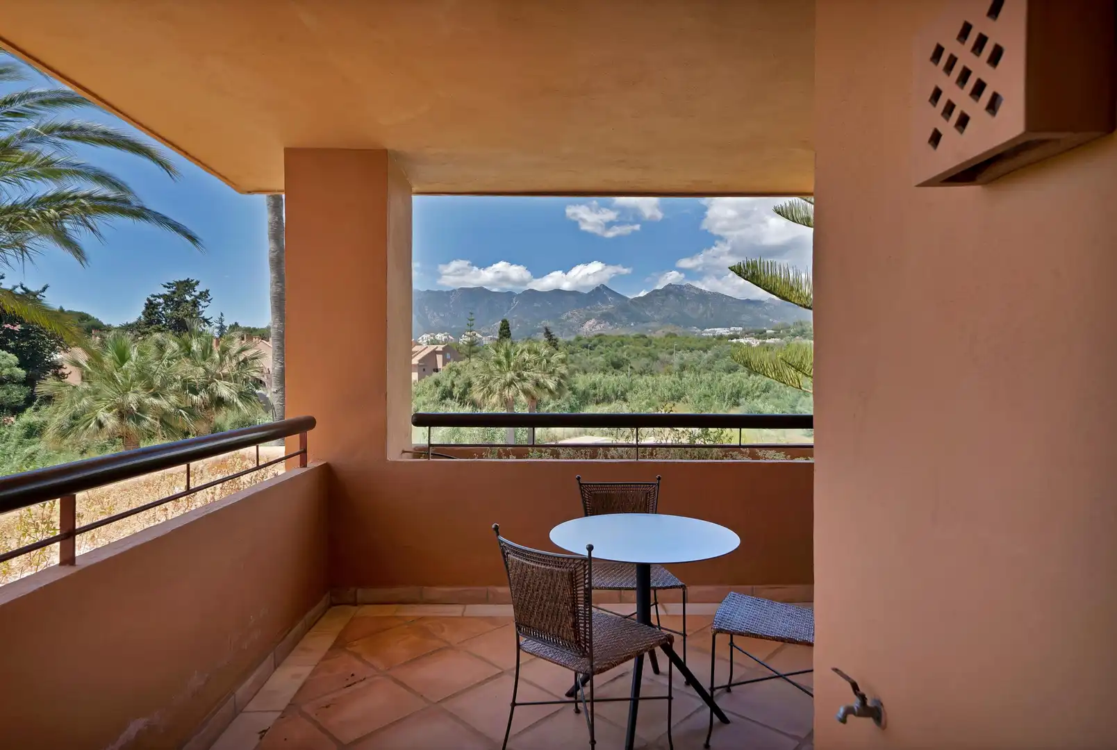 Terrassa de Apartament en venda en Marbella amb Aire condicionat, Calefacció i Jardí privat