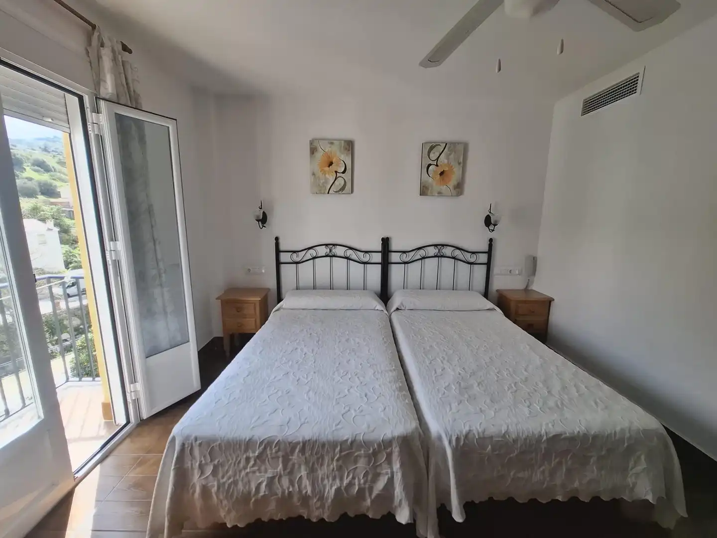 Habitación de Edificio en venta en Tolox
