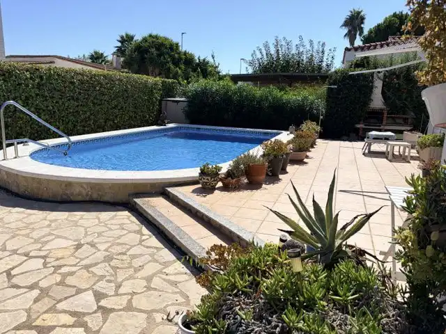 Xalet amb piscina en venda a Eucaliptus- Poble Nou del Delta, imagen 4