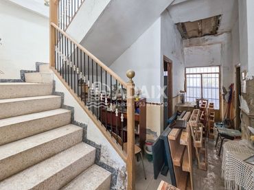 Casa con balcón en venta en Avenida de la Constitución s/n