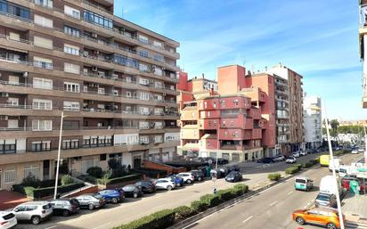 Vista exterior de Pis en venda en Badajoz Capital amb Terrassa