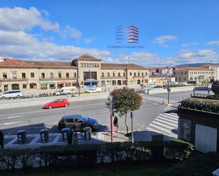 Vista exterior de Pis de lloguer en Ourense Capital  amb Calefacció, Moblat i Balcó