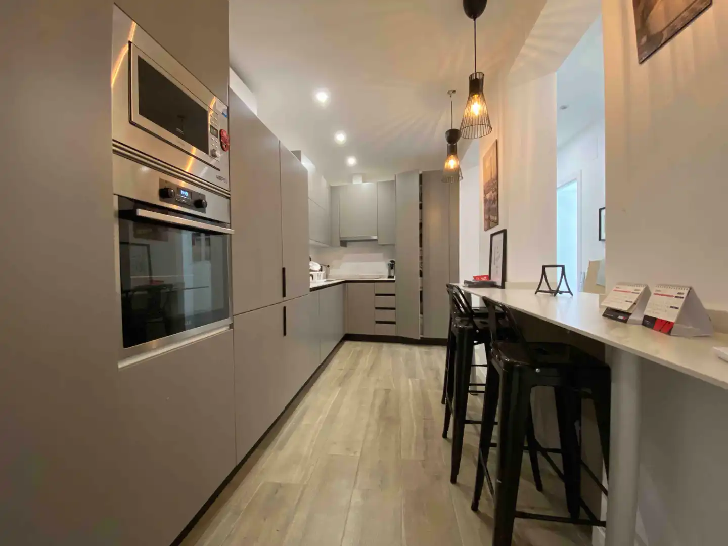 Kitchen of Flat for share in Madrid  with Air Conditioner, Furnished and Oven