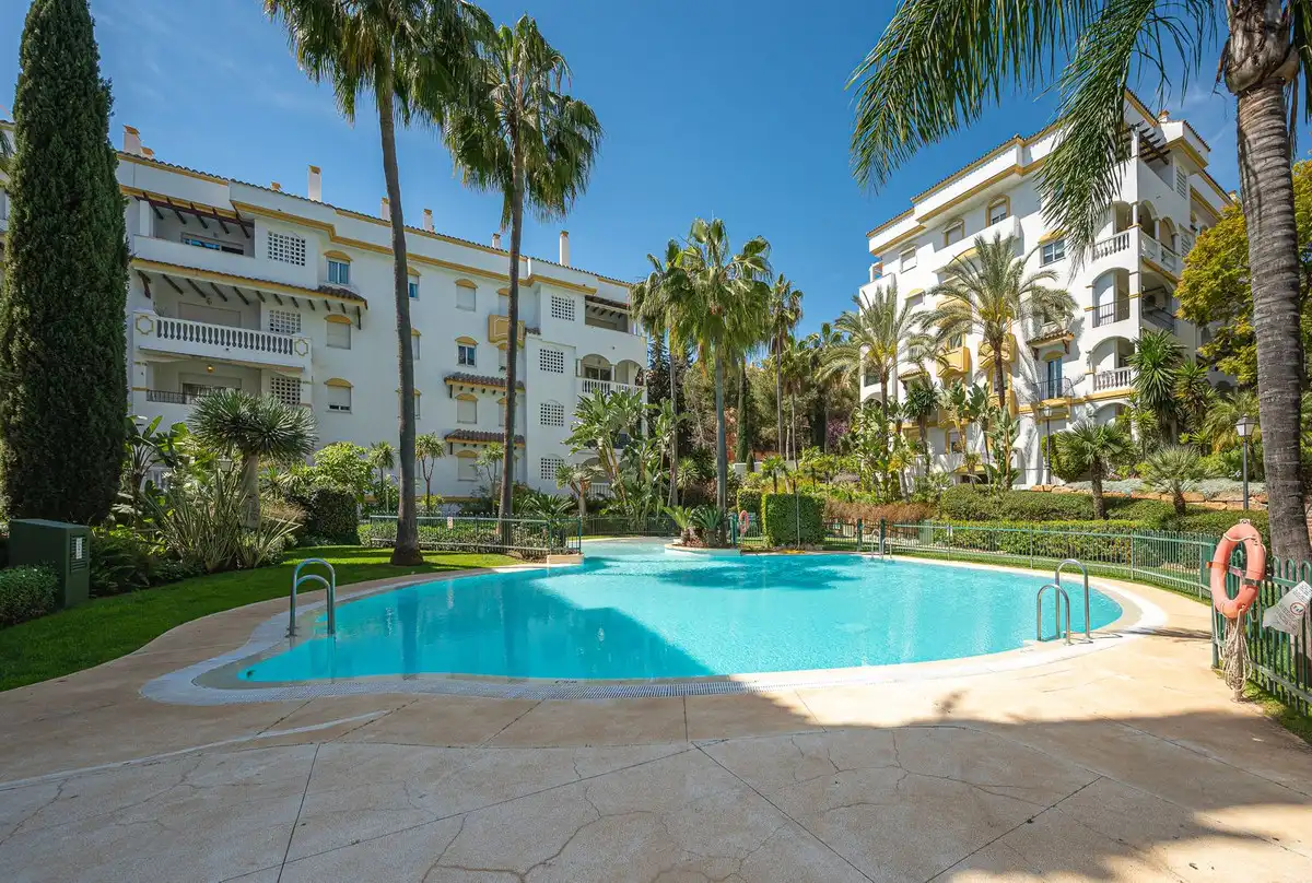 Jardí de Àtic en venda en Marbella amb Aire condicionat, Terrassa i Moblat