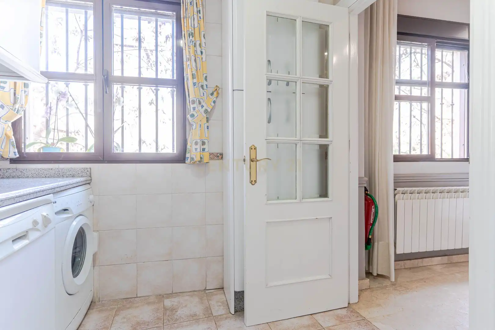 Flat for sale in Granada  with Air Conditioner