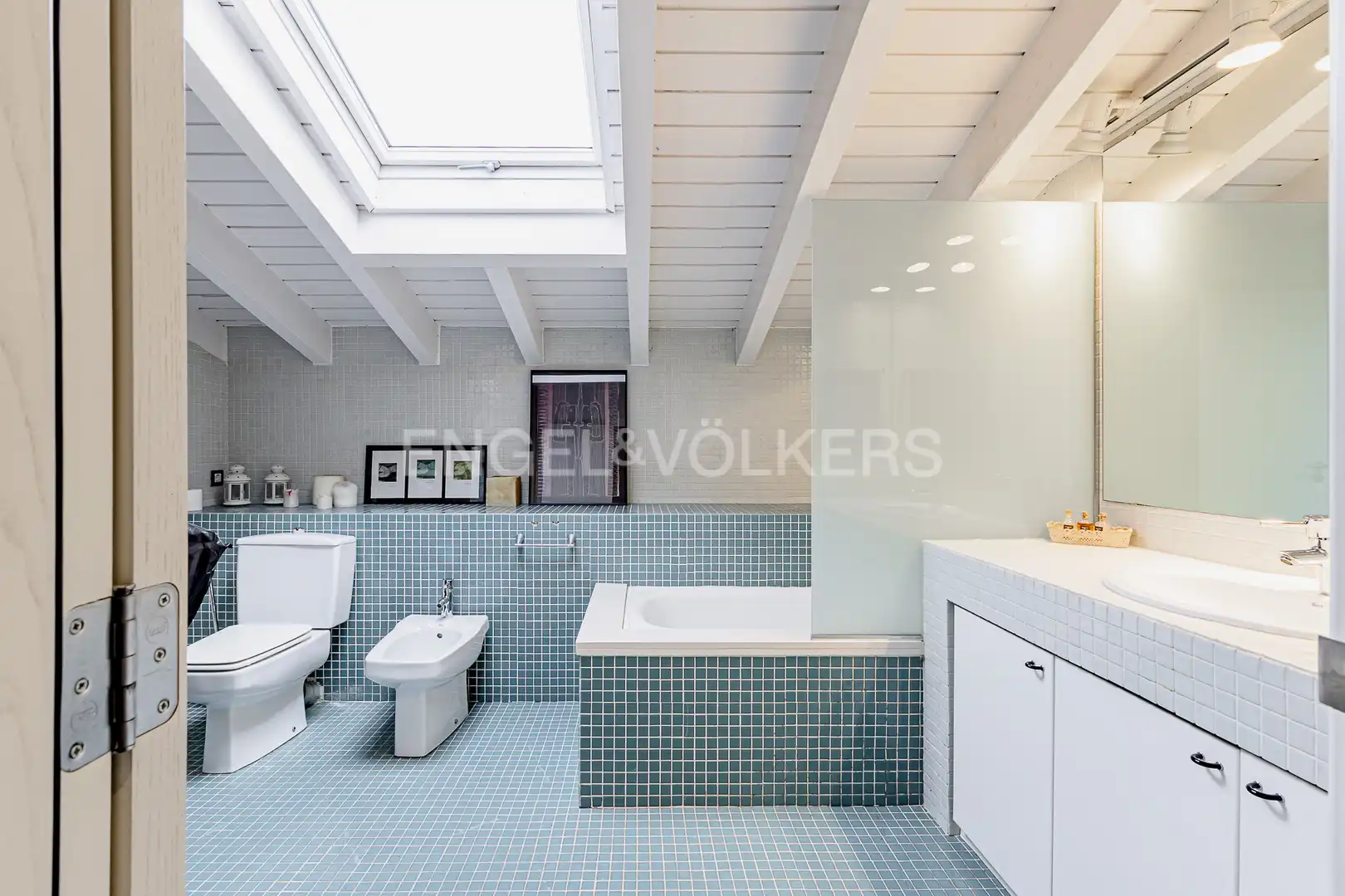 Badezimmer von Country house zum Verkauf in Torelló mit Klimaanlage, Heizung und Privatgarten